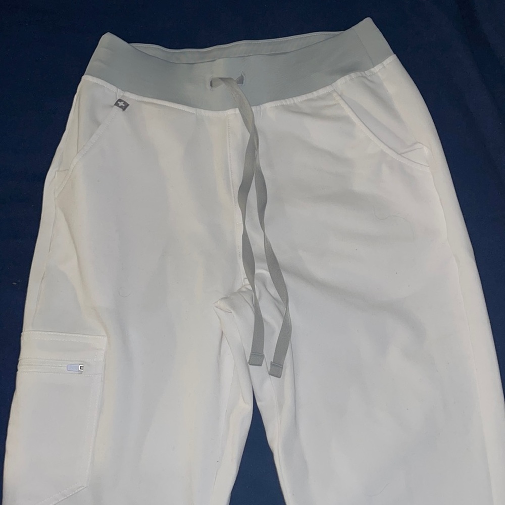 White figs only worn 2 hours for pinning